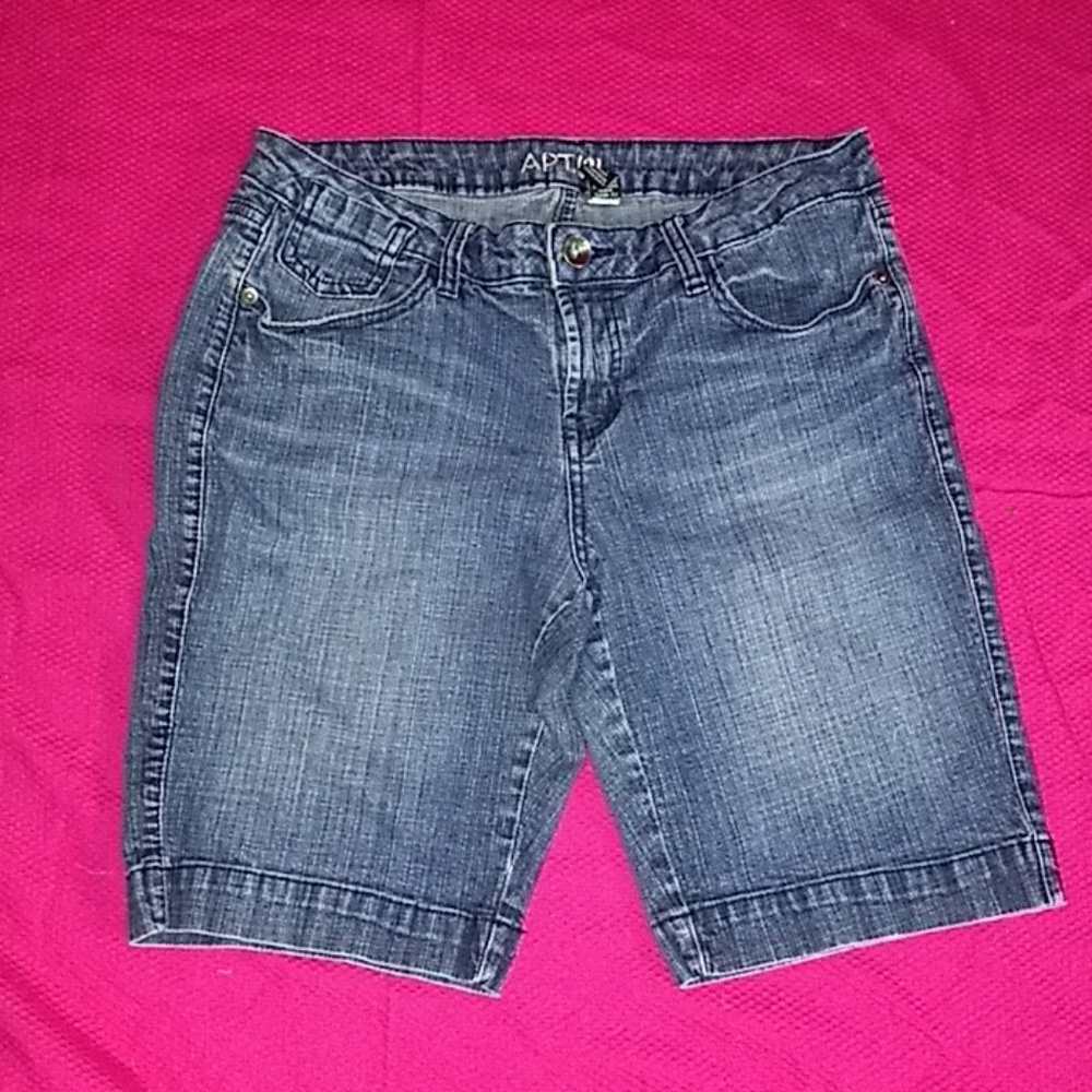Bermuda jean shorts